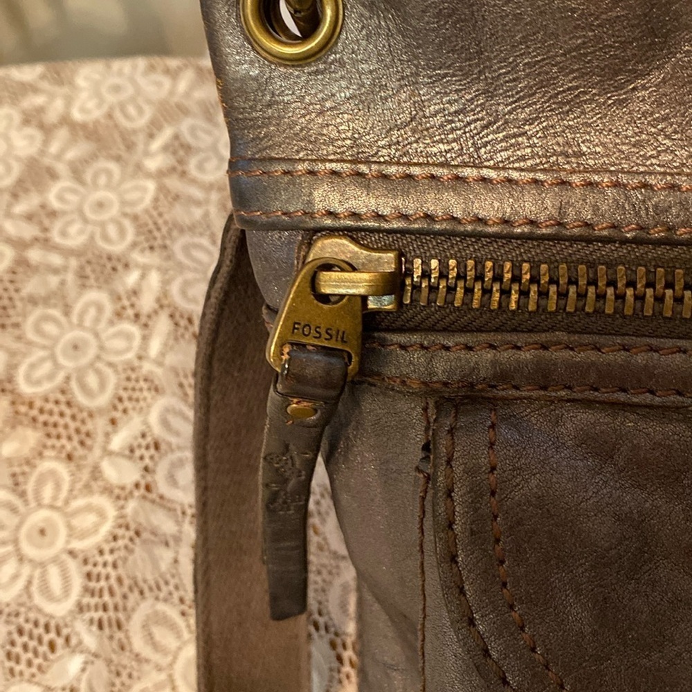 Fossil Leather Grey Rustic Crossbody Shoulder Bag Purse ~ Brass Hardware - Picture 13 of 14